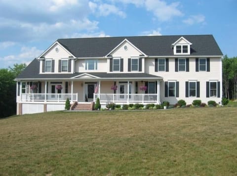 Enjoy the country setting but only 1 mile from town and 5 miles to hwy I270