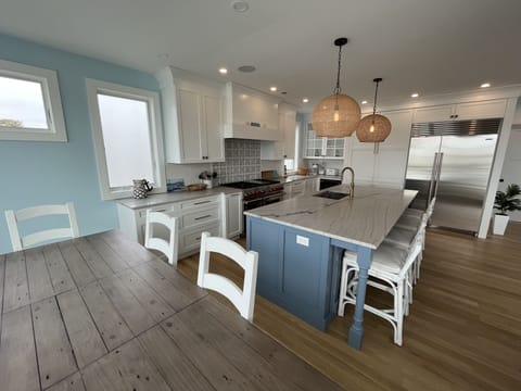 Kitchen - Subzero fridge, Wolf oven, 2 Miele dishwashers, large table & island 