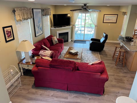 Comfortable & inviting family room