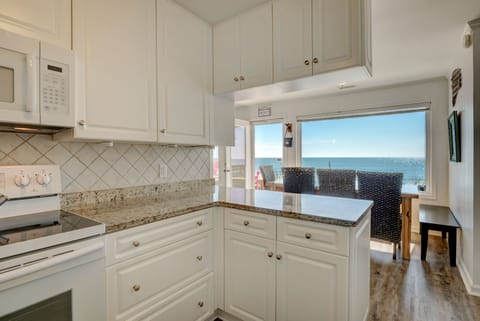 Great kitchen with lots of working counter-tops and K-cup & reg. coffee maker