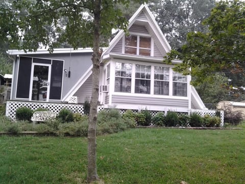 Front view from the lake side.
