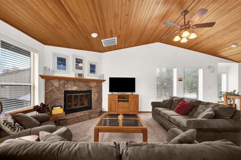 Fairway Village 8 - Living Area