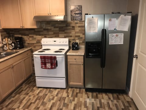 Fully Equiped Kitchen-Re-done