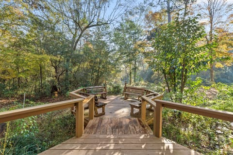 more peaceful outdoor seating!


