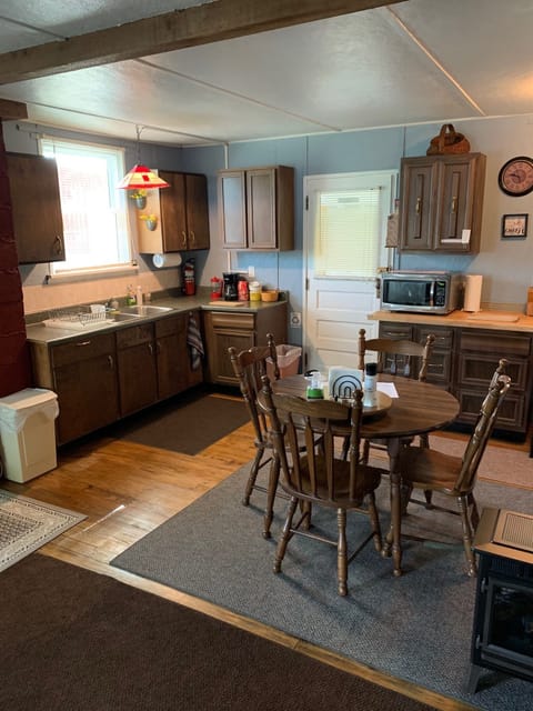 Fully equipped kitchen; electric stove, 'frig, microwave, toaster, coffeemaker