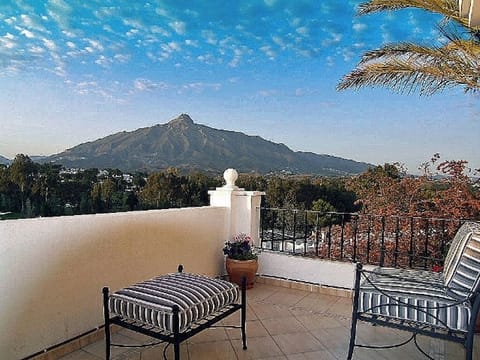 FABULES VIEWS FROM THE 1ST FLOOR  EN-SWEET MASTER BEDROOM TERRACE