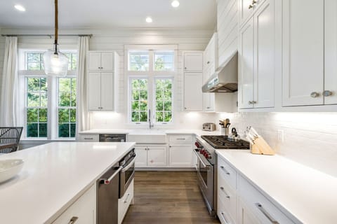 Fully Equipped Chef's Kitchen