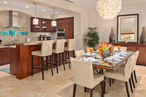 Castaway Cove C201 - Great Room Dining