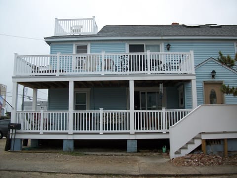 corner house on 56th street and Ocean Blvd. first floor only