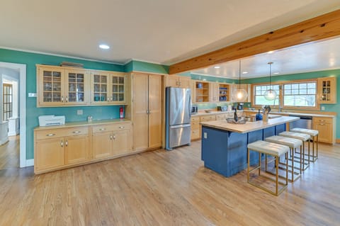 Kitchen | Stainless Steel Appliances | 2 Drip Coffee Makers | Crockpot