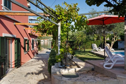 From Garden towards beach