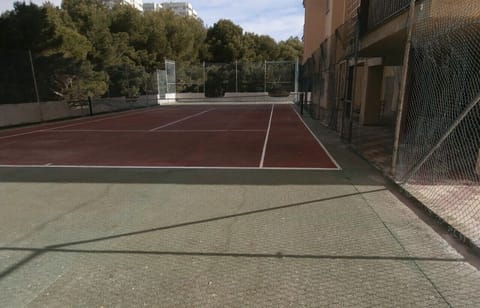 TENNIS