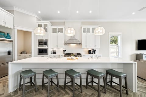 Ample Counter Top Space & Bar Seating for 5!