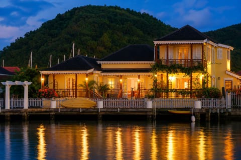 Luxury Detached 3-Bed Marina Villa