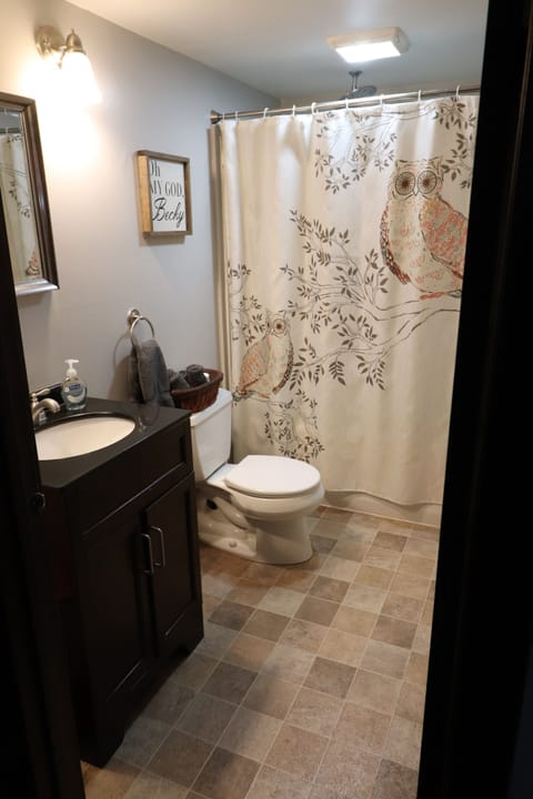 Main floor full bath