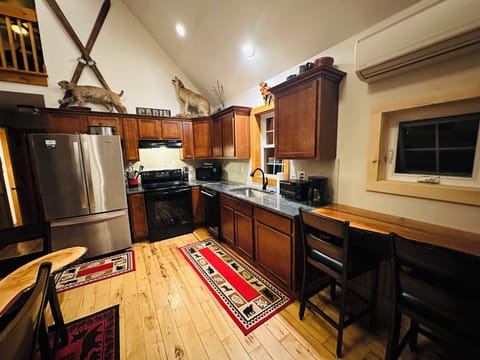 Another view of the kitchen.
