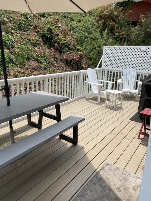 back deck with bbq
