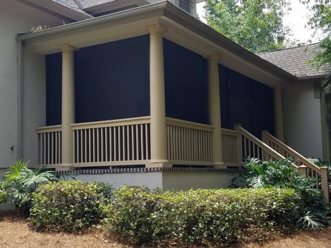 New screened-in porch