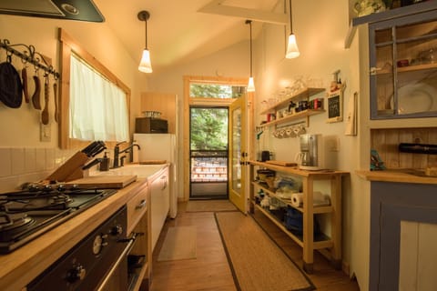 Our kitchen is well stocked. A seasonal Farmers market has the ingredients.