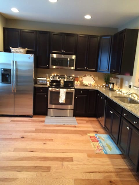 Kitchen - Dishwasher & Keurig K-cup Coffee maker and Mr. Coffee (ground coffee)