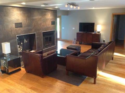 Family Room (Main Floor)