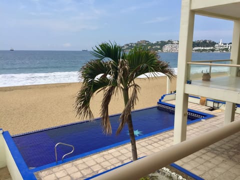 you will feel like in the ocean on our infinity pool 