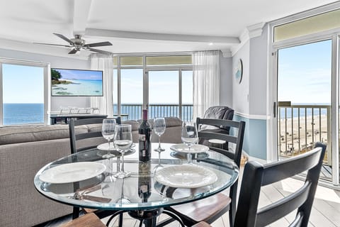 Eating Area with views of the Atlantic all around!
