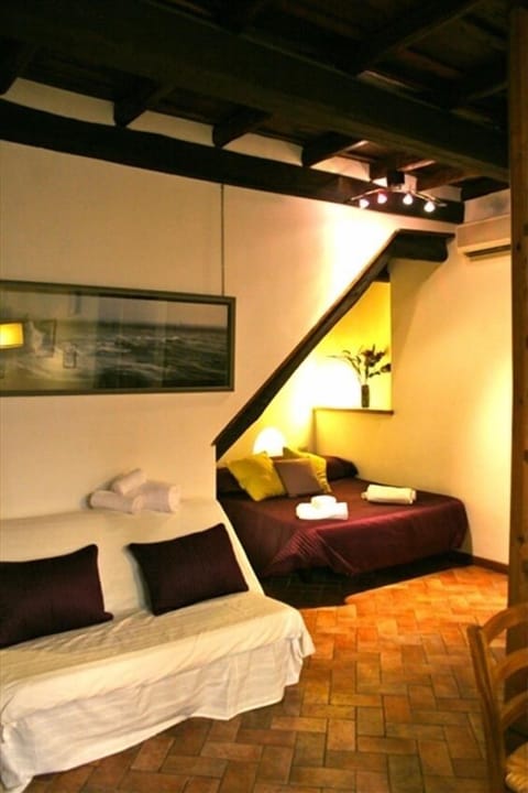 Ancient wood ceilings and cotto flooring