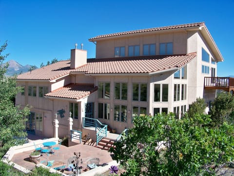 Villa with private flagstone patio