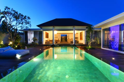 Villa B swimming pool