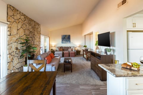 Vew from dining area into living room