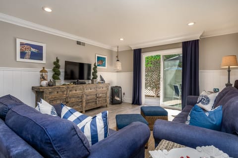 Comfortable and Clean Cottage Condo-Single level.