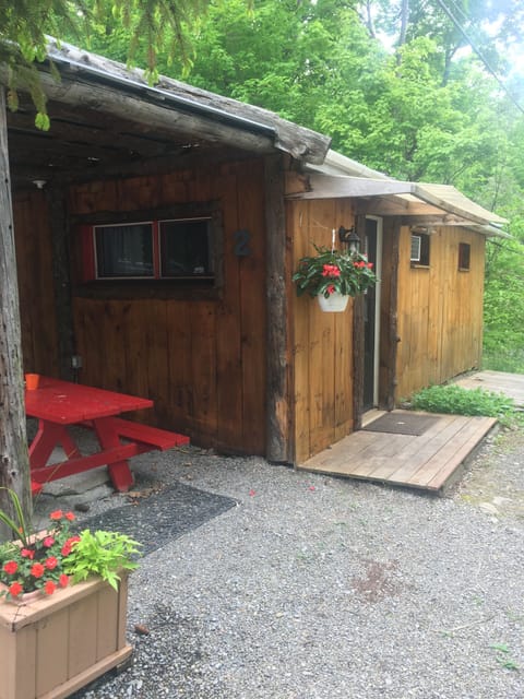Cabin 2- exterior