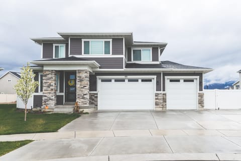 Beautiful and Newly Constructed home in Vineyard, UT 