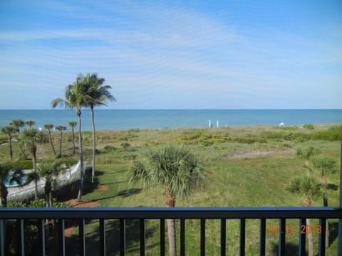 Great views from this top floor unit