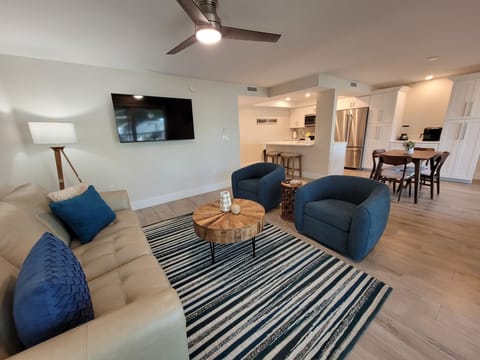 Living/Dining Room Open Concept
Flat Screen TV With Direct TV