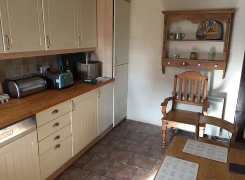 Kitchen (now with microwave)