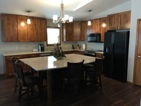 Kitchen, full appliences