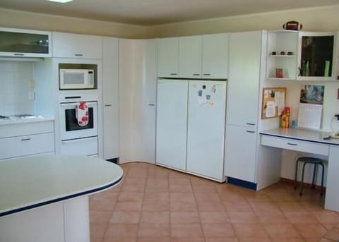 Waitangi R/L kitchen