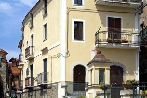 Stella Maris Building.