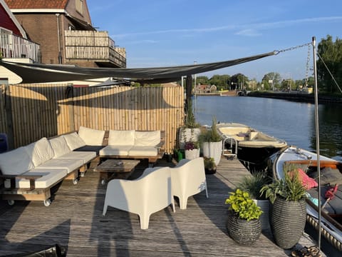 Terras with movable couches