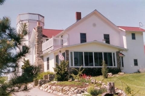 Sunnyside Tower an award-winning vacation home on Catawba Island / Port Clinton 
