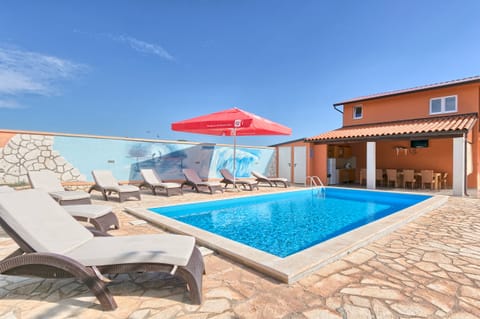 Villa Yasmin in Pula for 12 persons with 32m2 Poll and Indoor heated Pool