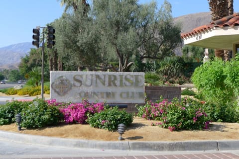 SUNRISE COUNTRY CLUB (FRONT GATE)