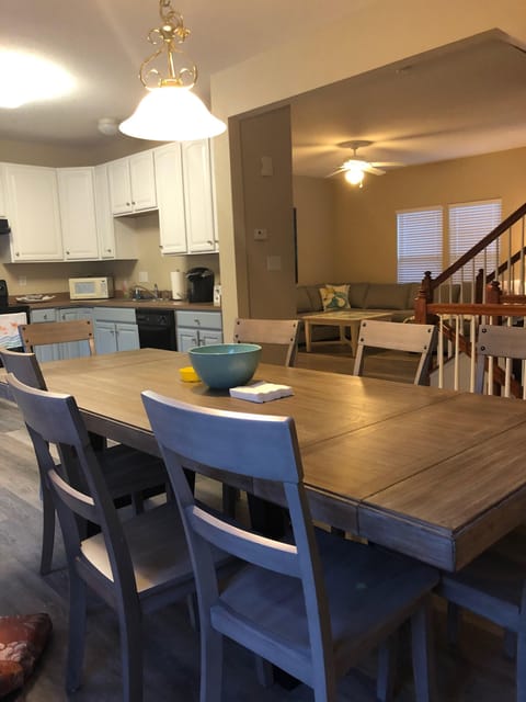 Open Kitchen to Family room