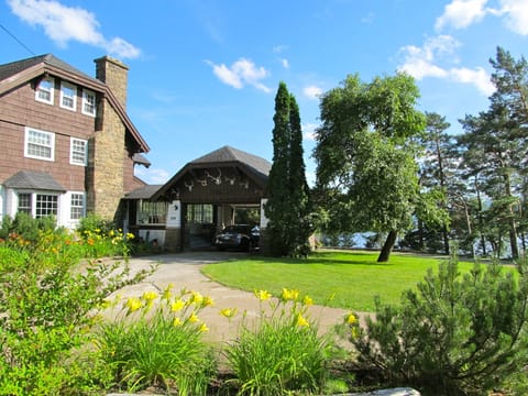The home with Mirror Lake behind
