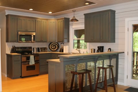 Two Bedroom Suite - Full Kitchen with Stove, Microwave, Dishwash, Fridge, Dishes