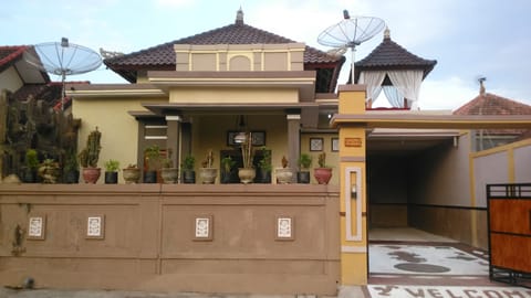 East Bali Luxury House with 3 Bedrooms
