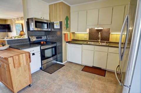 Kitchen looking toward ocean