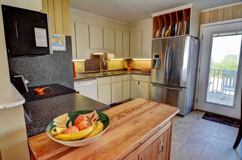 Kitchen looking toward sound.
